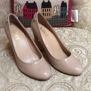 IMAN size 6.5 nude heels mint